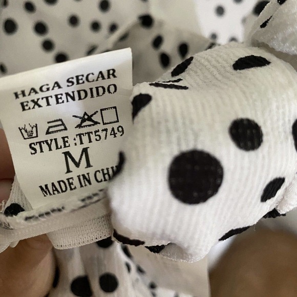 Black White Polka Dot Crop top Tie Back V Neck Medium Flutter Sleeve. NWT - Picture 8 of 9